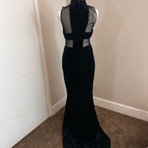 Beautiful evening dress for a gorgeous lady size 4